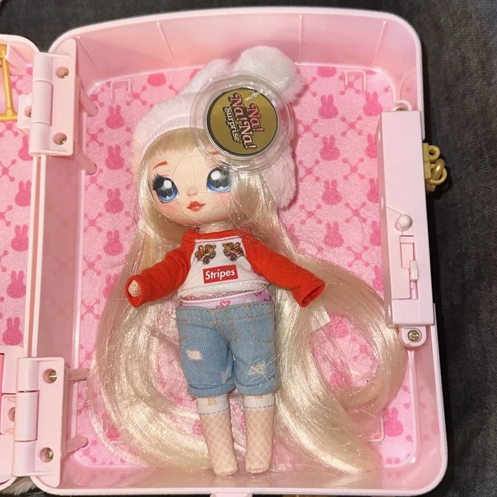 MGA Na! Na! Na Hard Carry Case Rabbit Bunny Storage Bookbag Backpack for Dolls
